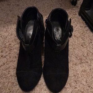 Carlos Santana bootie